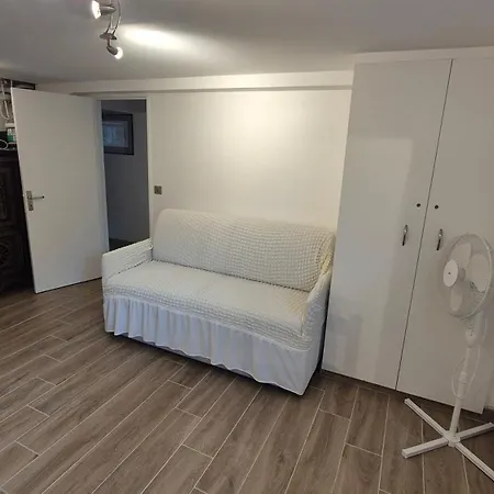 Maison Et Chambres Meublees A Acces Privatifs Champigny-sur-Marne