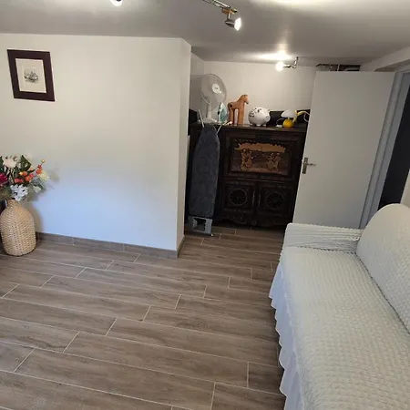 Bed & Breakfast Maison Et Chambres Meublees A Acces Privatifs 3*